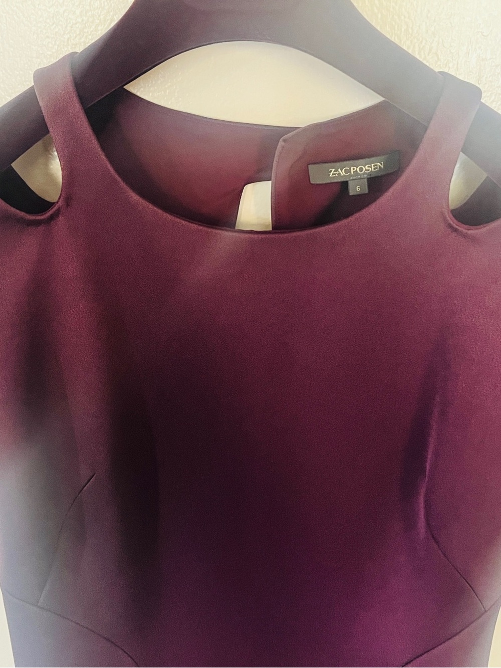 Zac Posen Plum Sheath Dress with Cutout Shoulders 6 - Picture 3 of 10